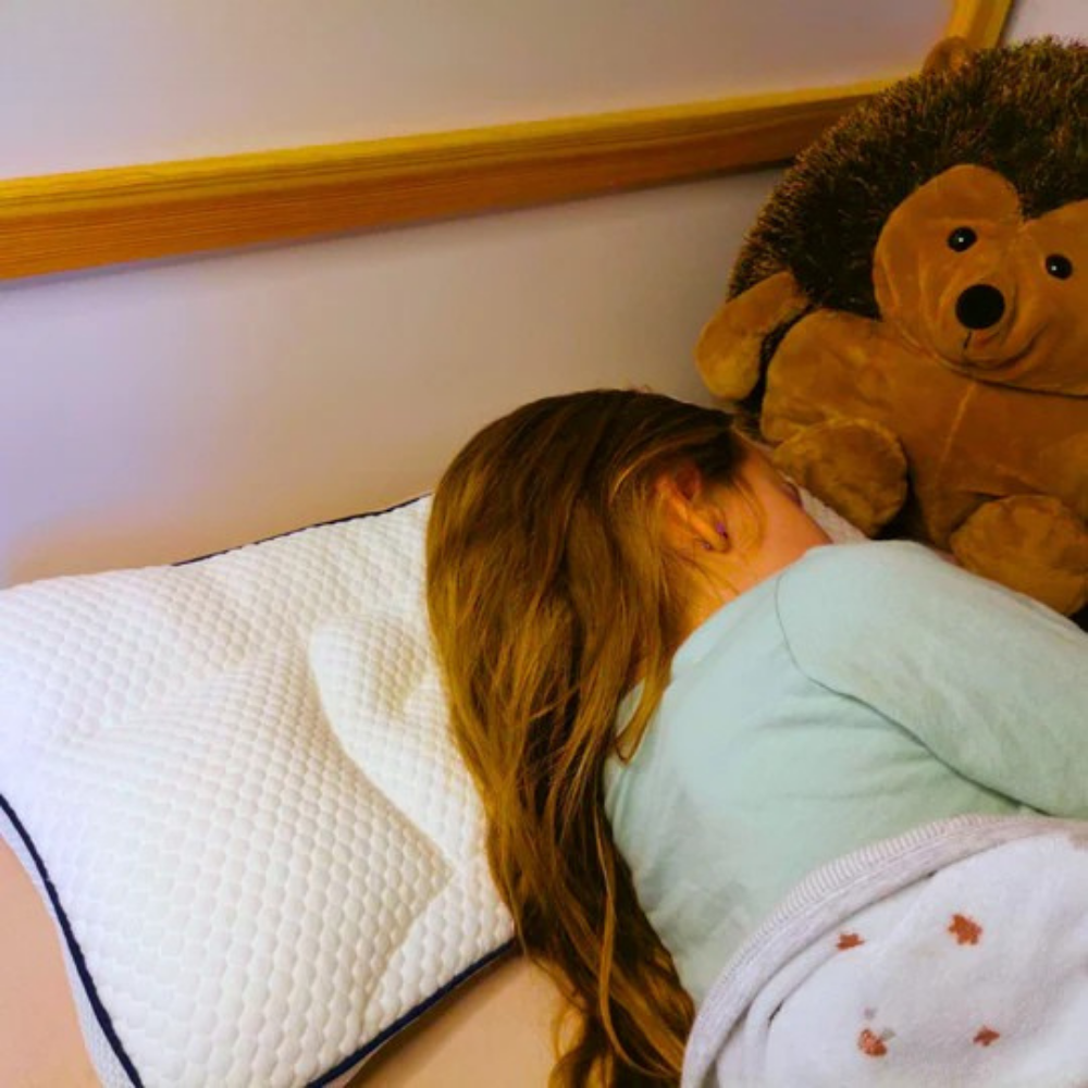 FLUFFY CLOUD - Anti-Bacterial and Breathable Cotton Neck Pillow for Children.