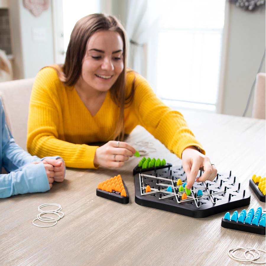 Strategy and Reflection Game for the Whole Family - TRIGGLE